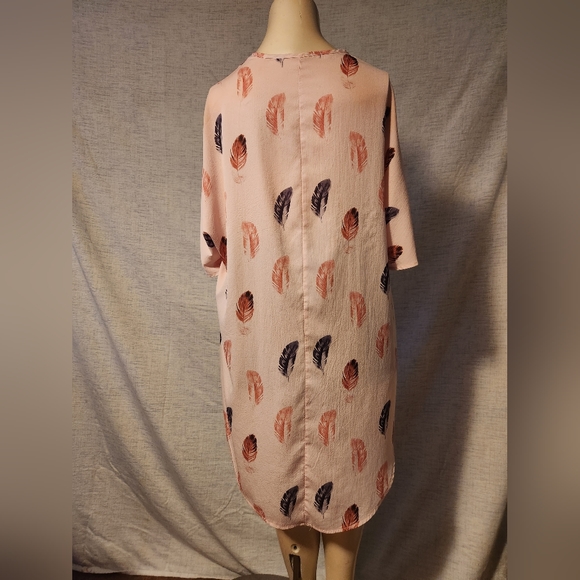 Pink feather flowy blouse - Picture 3 of 3